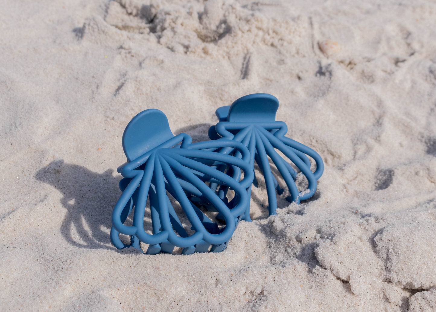 Blue Clam Shell Claw Clip